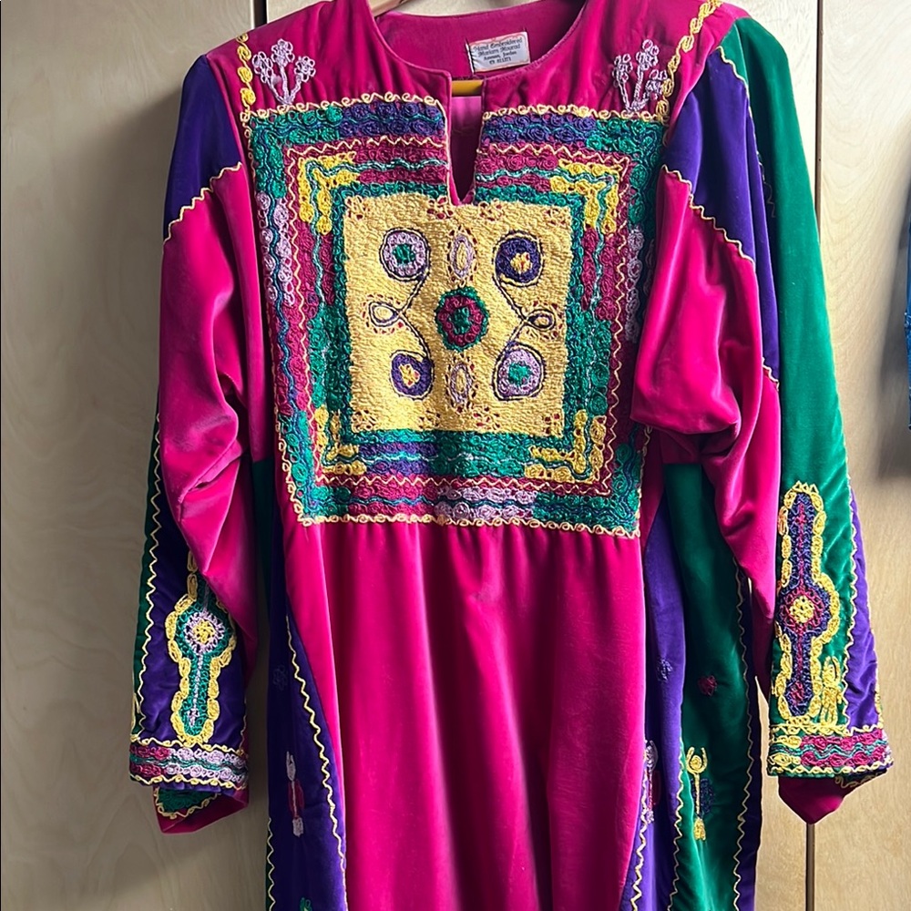 Malika Hand Stitched Thobe for wedding Brand New never worn